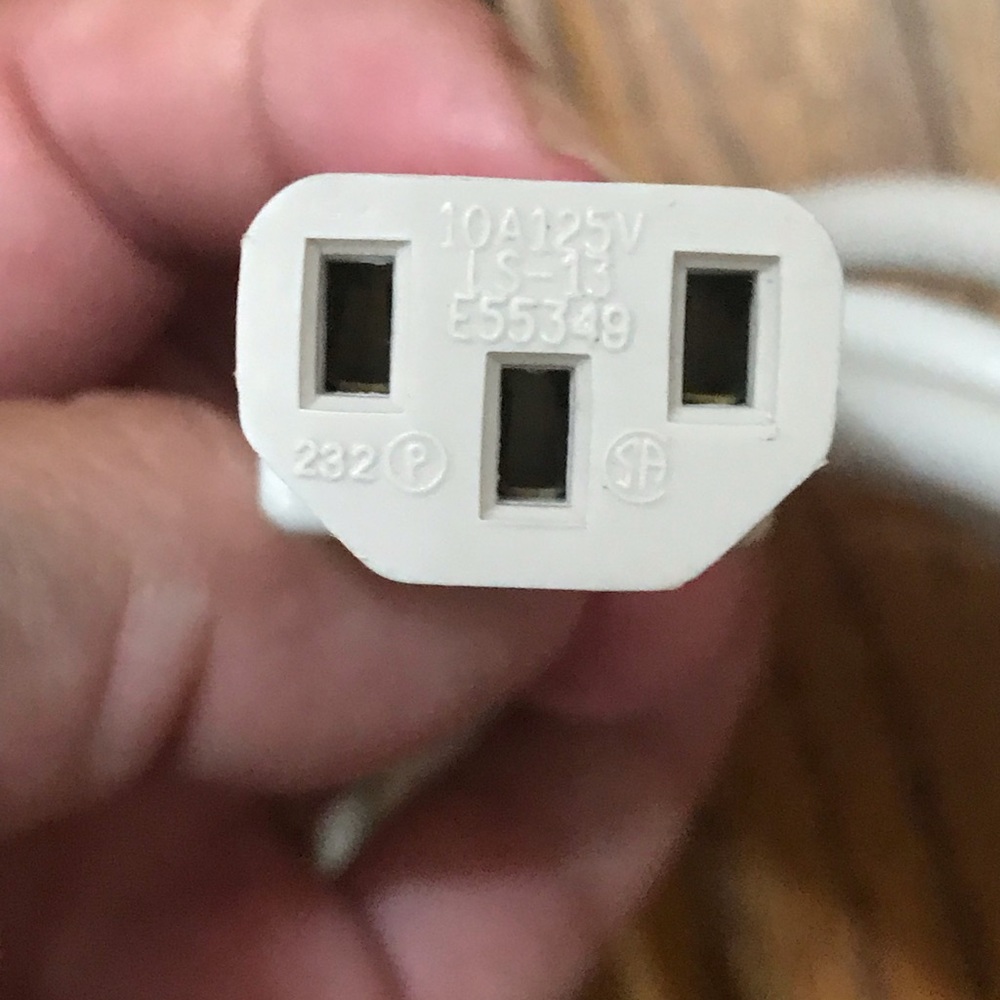 Longwell E55333 VW-1 3C/18AWG 300V TYPE SVT Computer Desktop Monitor Power Cord - Picture 12 of 13
